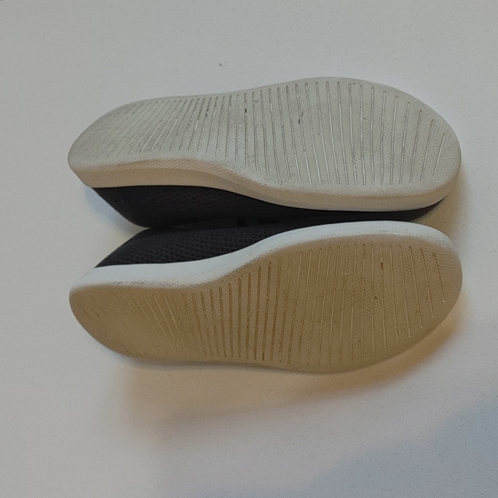 Allbirds Slip On Sneakers - Picture 5 of 9